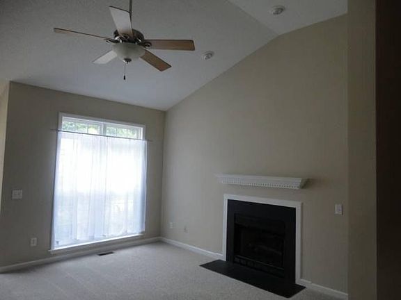 LR with Raised Ceilings