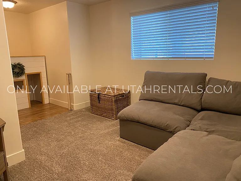 345 W Park View Ln — Photo 27