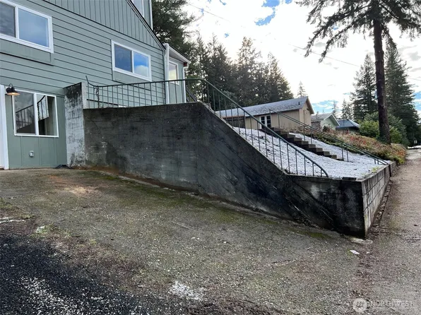 1663 Harrison Avenue SE, Port Orchard, WA 98366