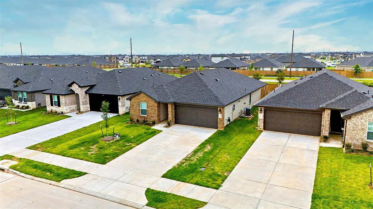 Building Photo - 30519 Carter Cv