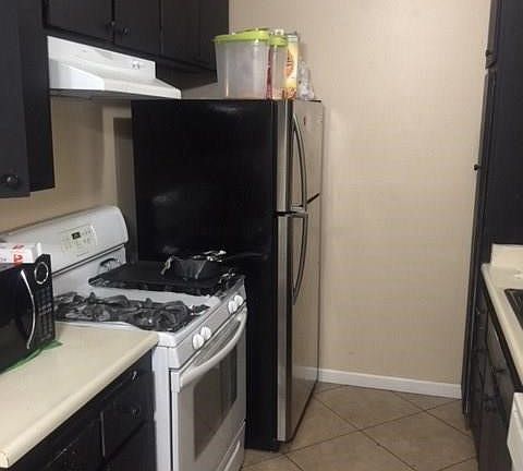 2nd image of 801 S Lyon St APT A-111