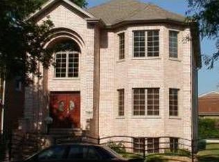 7505 N California Ave, Chicago, IL