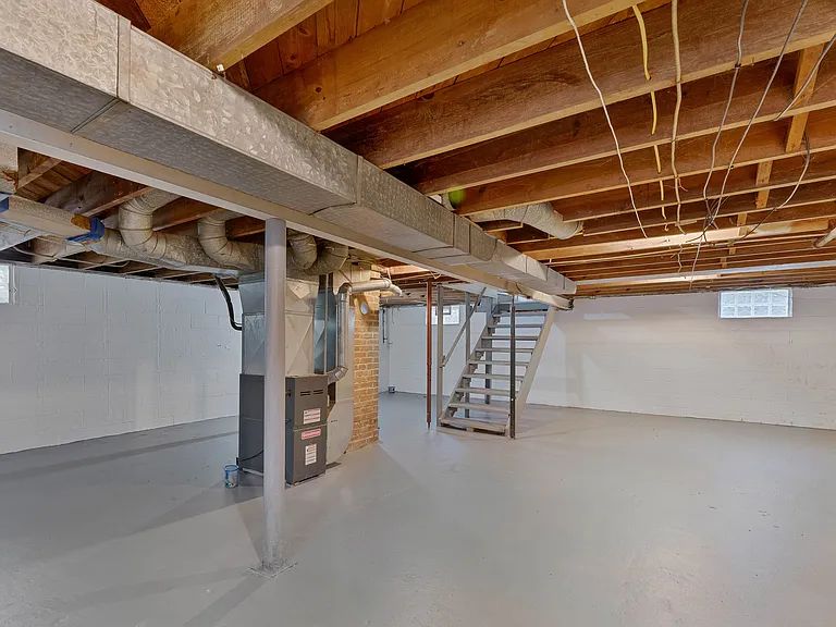 1539 Weston Ave — Photo 25