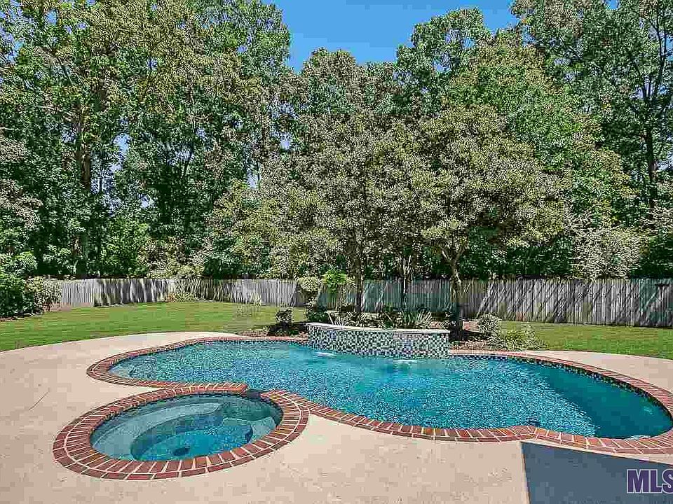 1st image of 13570 Lakeway Dr