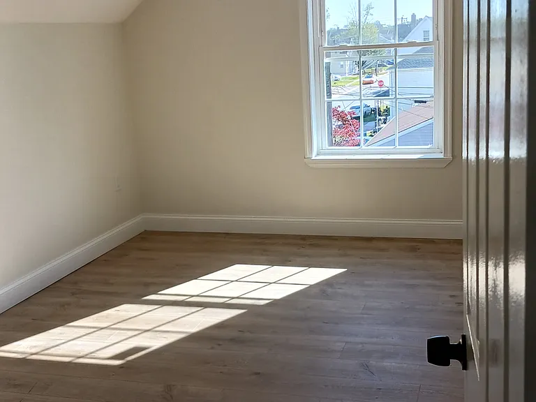 401 Howard St — Photo 25