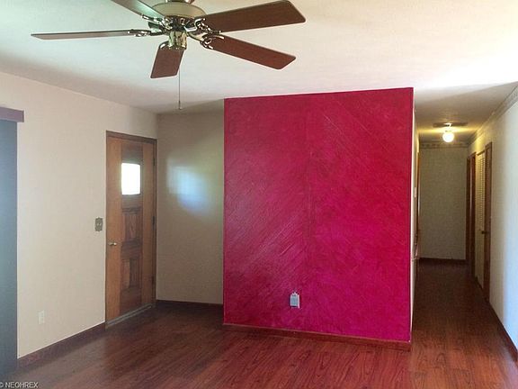 4th image of 34815 Leslie Ave