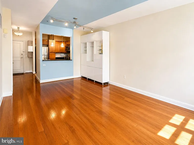 38 Maryland Ave #507 — Photo 7