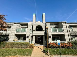 1510 Summerchase Ct APT D, Reston, VA 20194