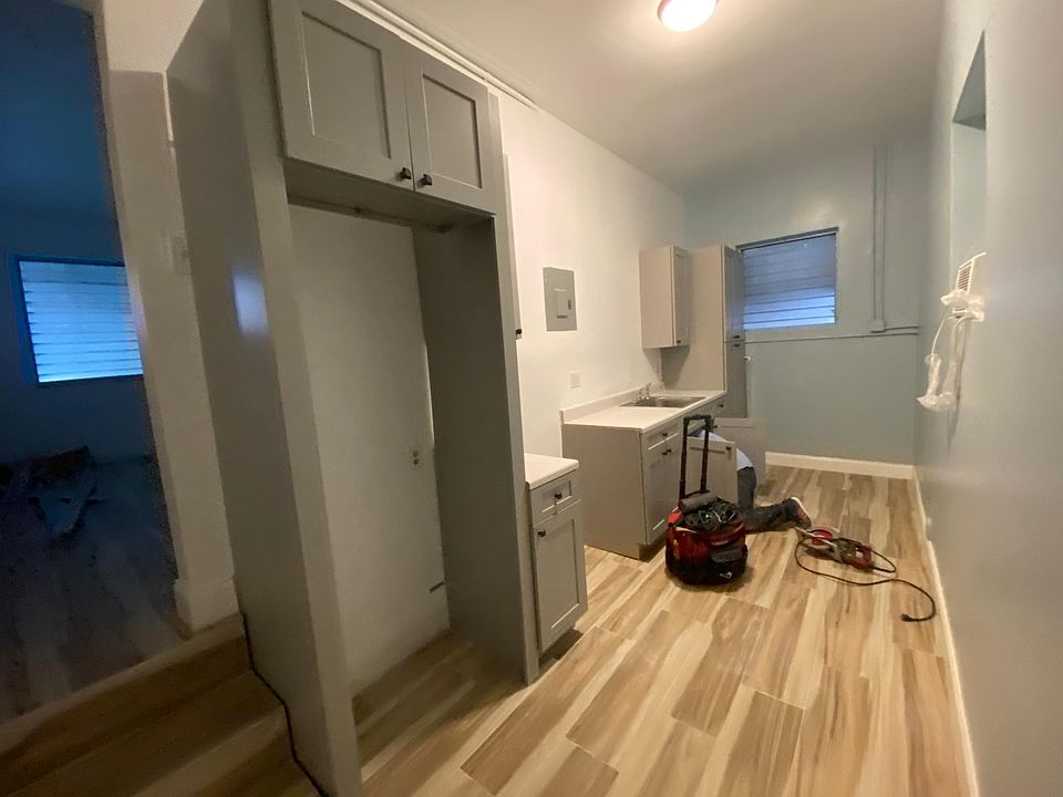 1st image of 2542 Taylor St #2