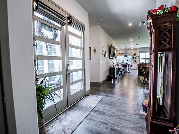 5th image of 9203 Manor Glen Ln