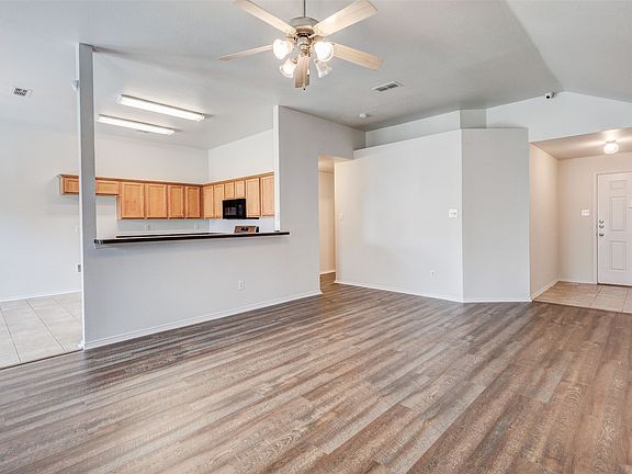 5th image of 316 Heritage Dr