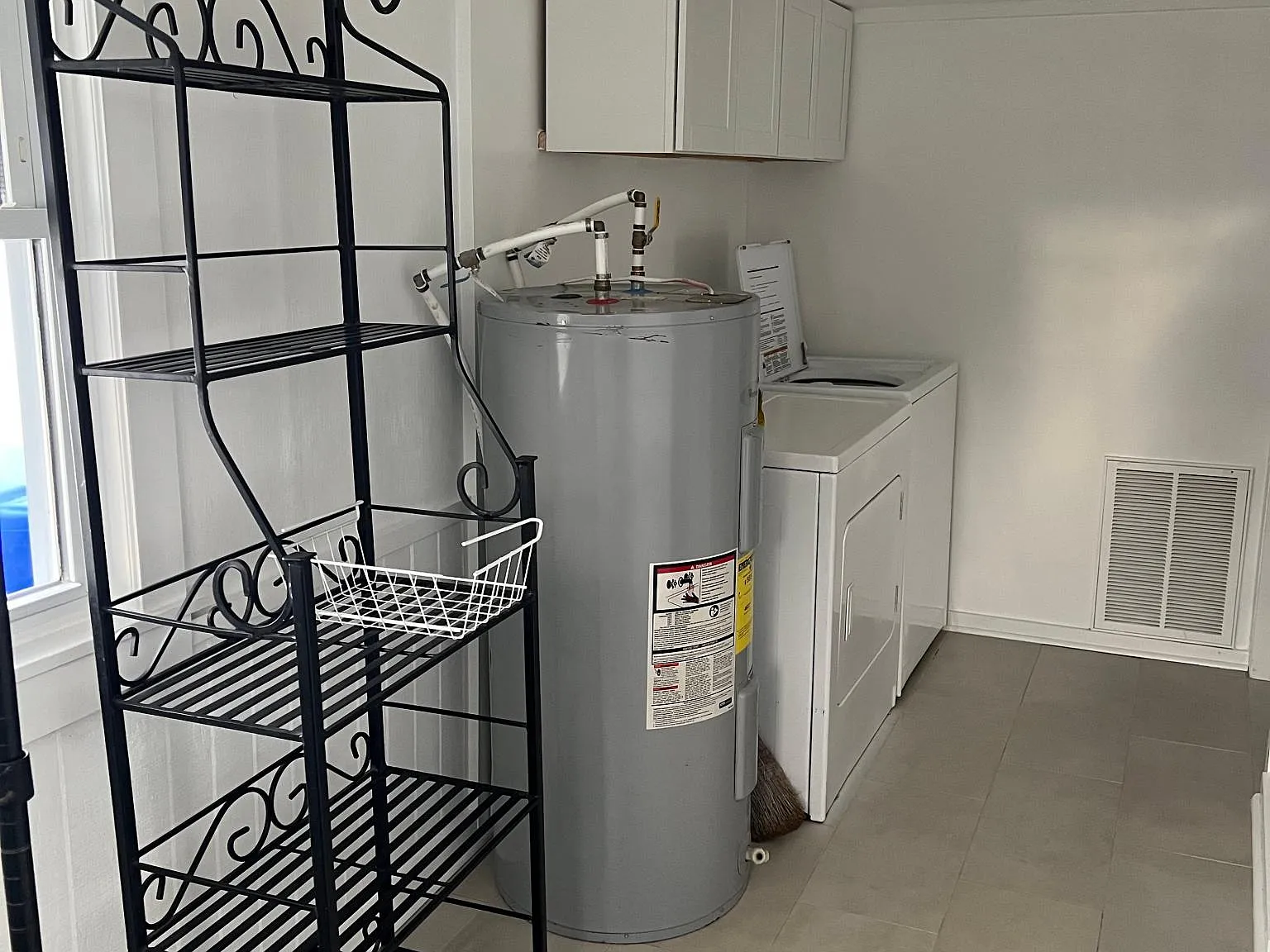 414 Turner St — Photo 3