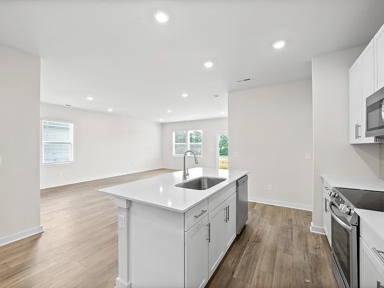319 Lacewing Ln — Photo 12