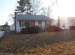 519 N Lakeview Ave, Sturgis, MI 49091