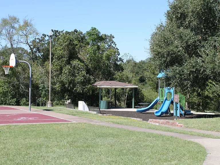 2403 Bosque Dr #B — Photo 31