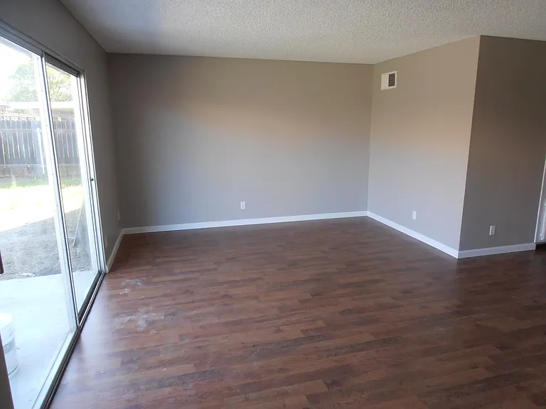 24382 Bluegrass Ct — Photo 6