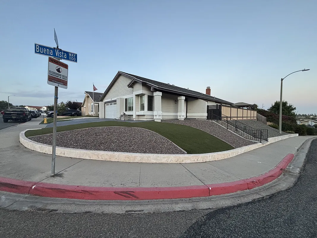 3 bed, 2.0 bath, 1669 sqft, $4,300 — Photo 1
