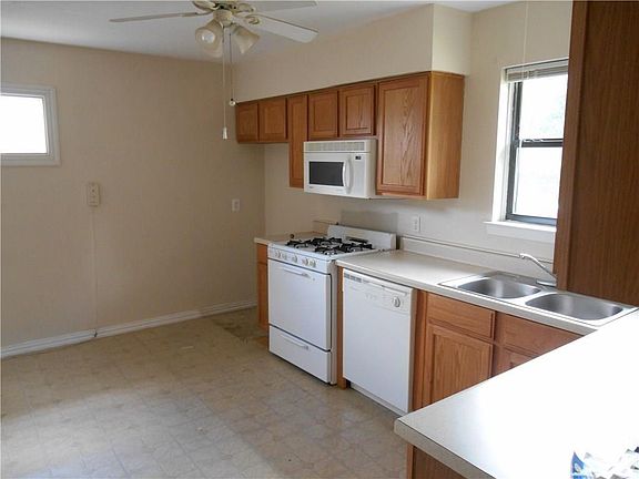 3rd image of 3507 Mayhew Dr