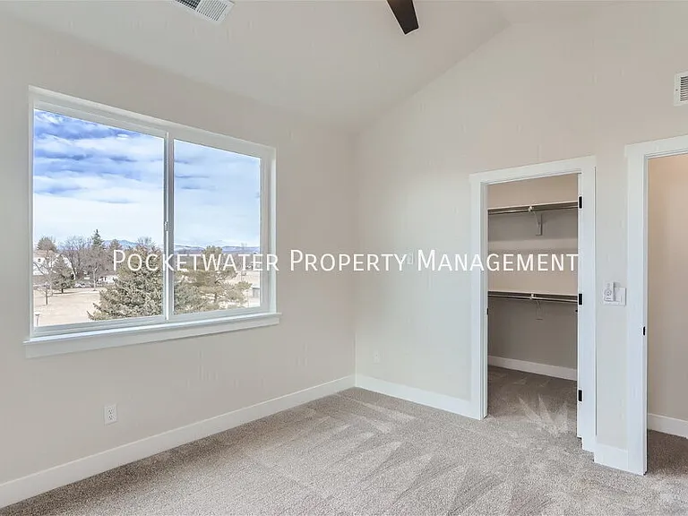 1343 Baker St — Photo 11