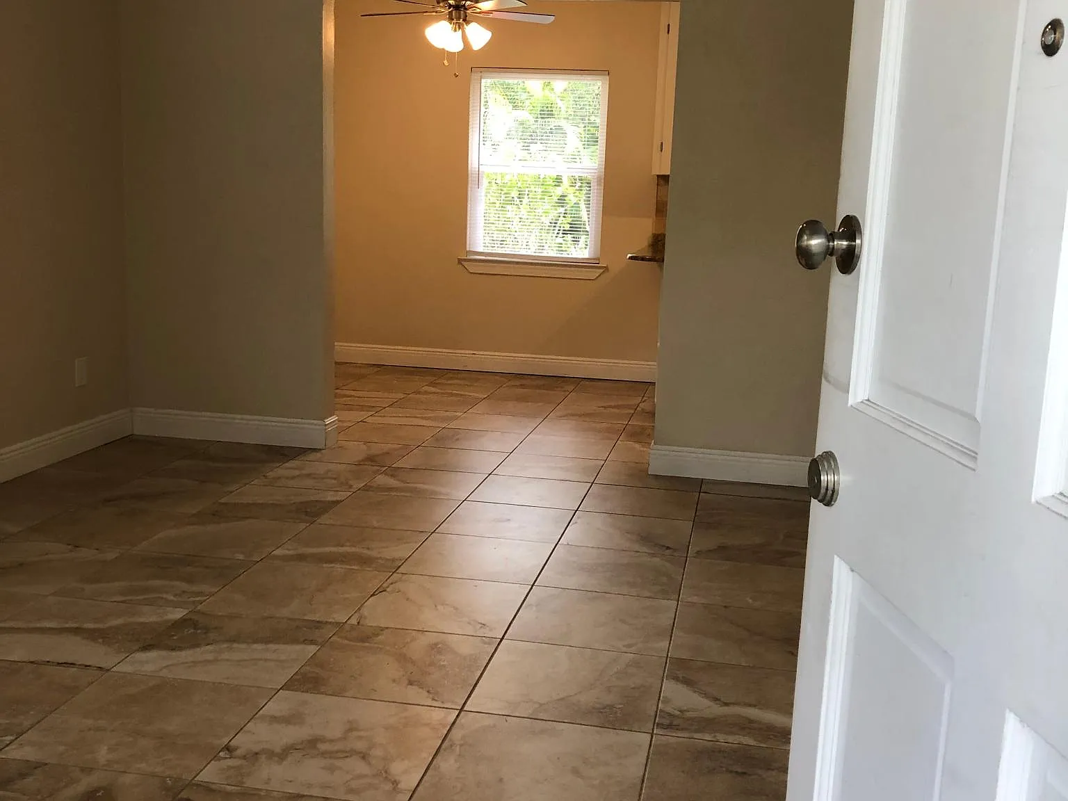 4 bed, 1700 sqft, $3,550 — Photo 2