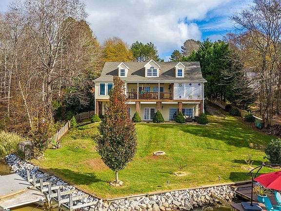 2nd image of 150 Cannon Ln