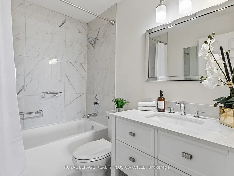 2511 Lakeshore Rd W #718 — Photo 24