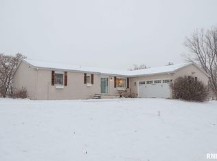 837 E 1175 North Rd, Taylorville, IL 62568