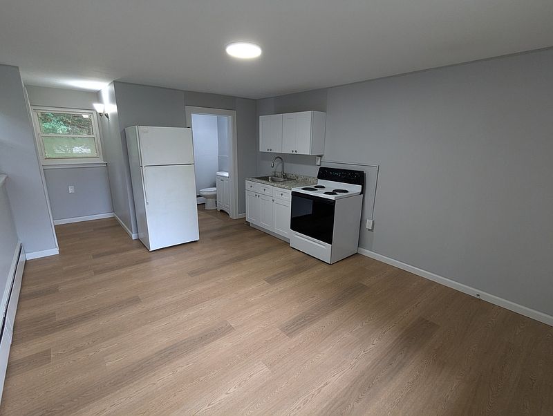 2nd image of 1113 Portland Cobalt Rd #4