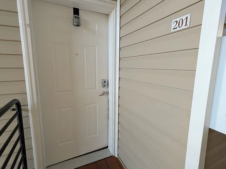 Wellesley Park Apartments — Photo 74
