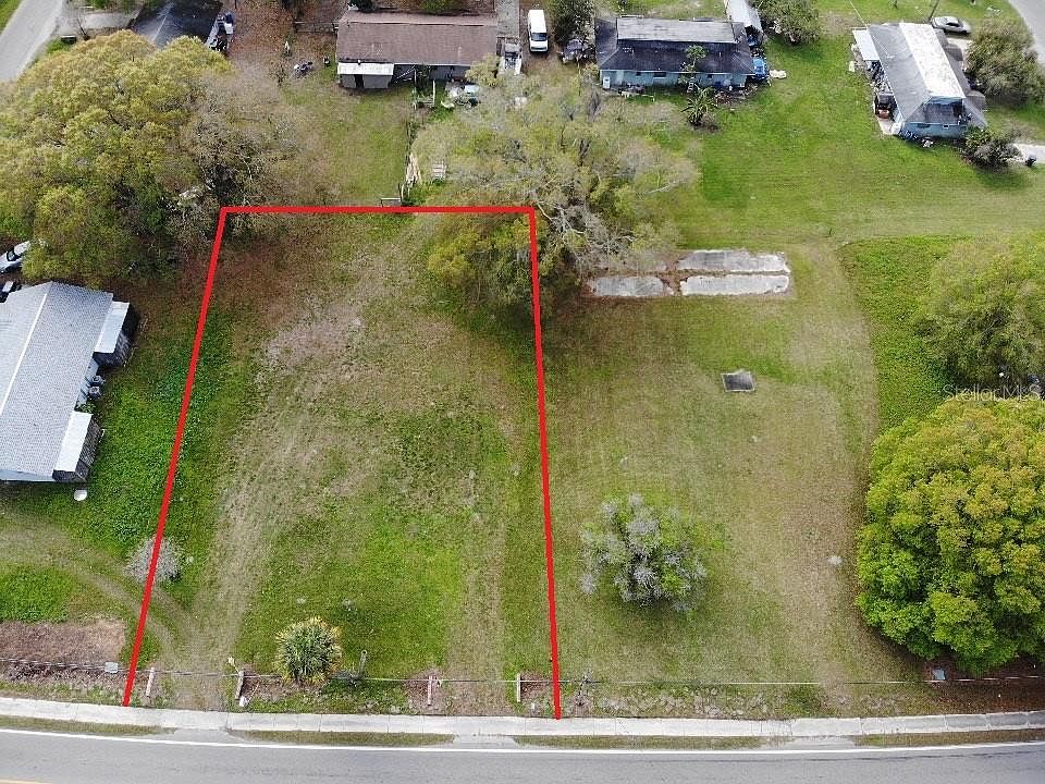 2nd image of 511 E Shell Point Rd