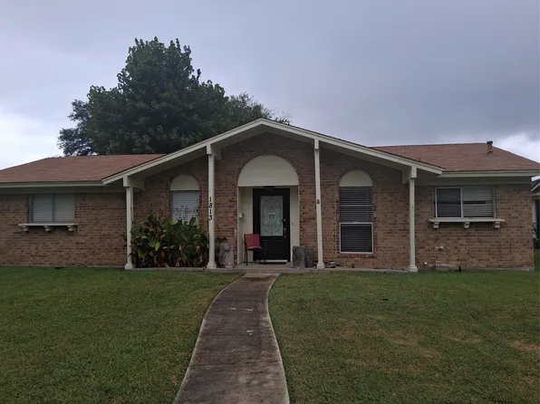 1813 Mission Dr, Garland, TX 75042