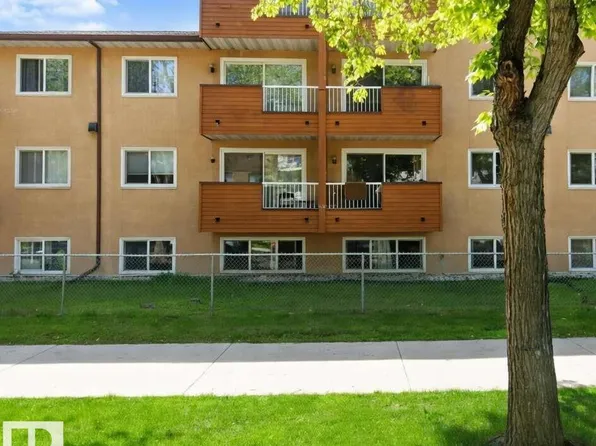 10620 104th St NW #2, Edmonton, AB T5H 2W2