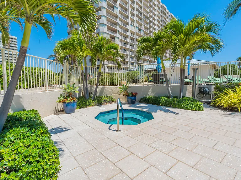 4301 N Ocean Blvd #1002 — Photo 66