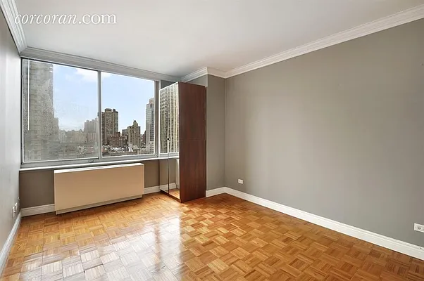 Rented by Corcoran | media 23