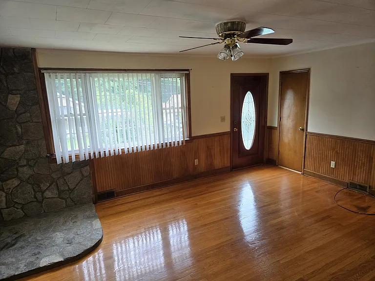 345 Park Ave — Photo 3