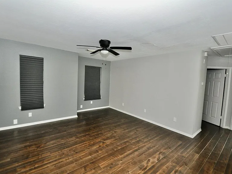 8819 Hedgestone Ct — Photo 25