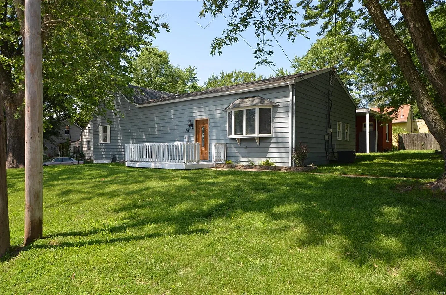 515 E Adams St photo 1