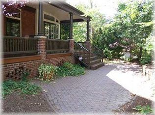 900 College St, Pittsburgh, PA 15232