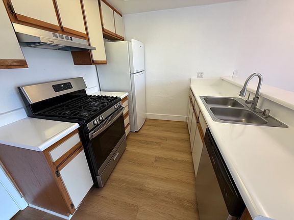 5th image of 1321 N Vista St APT 305