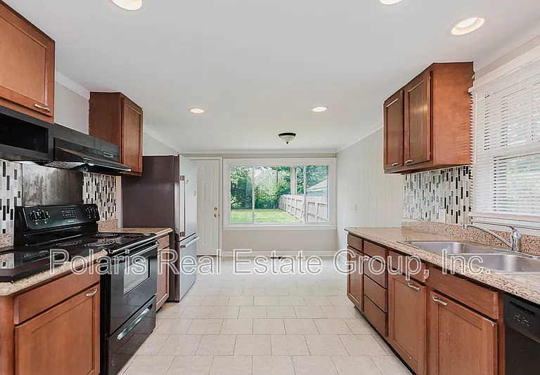 6222 Kingsley Dr — Photo 10