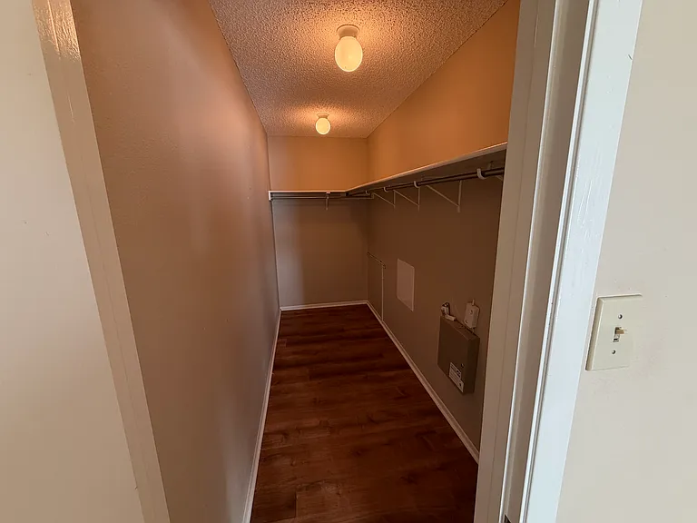 7710 Heathridge — Photo 10