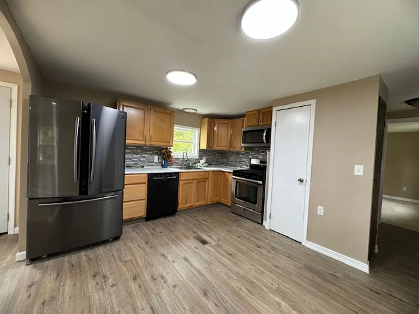 Beautiful Single-Family Home — Photo 2