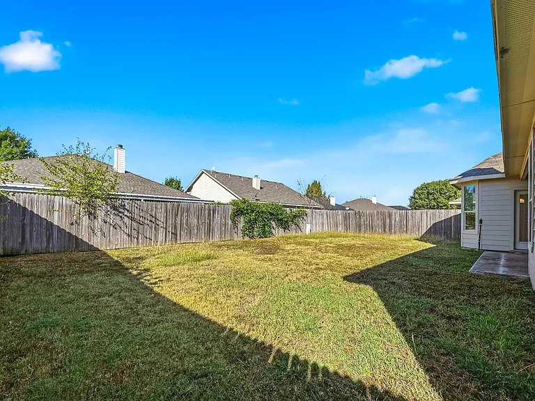 717 Jennie Marie Cir — Photo 27