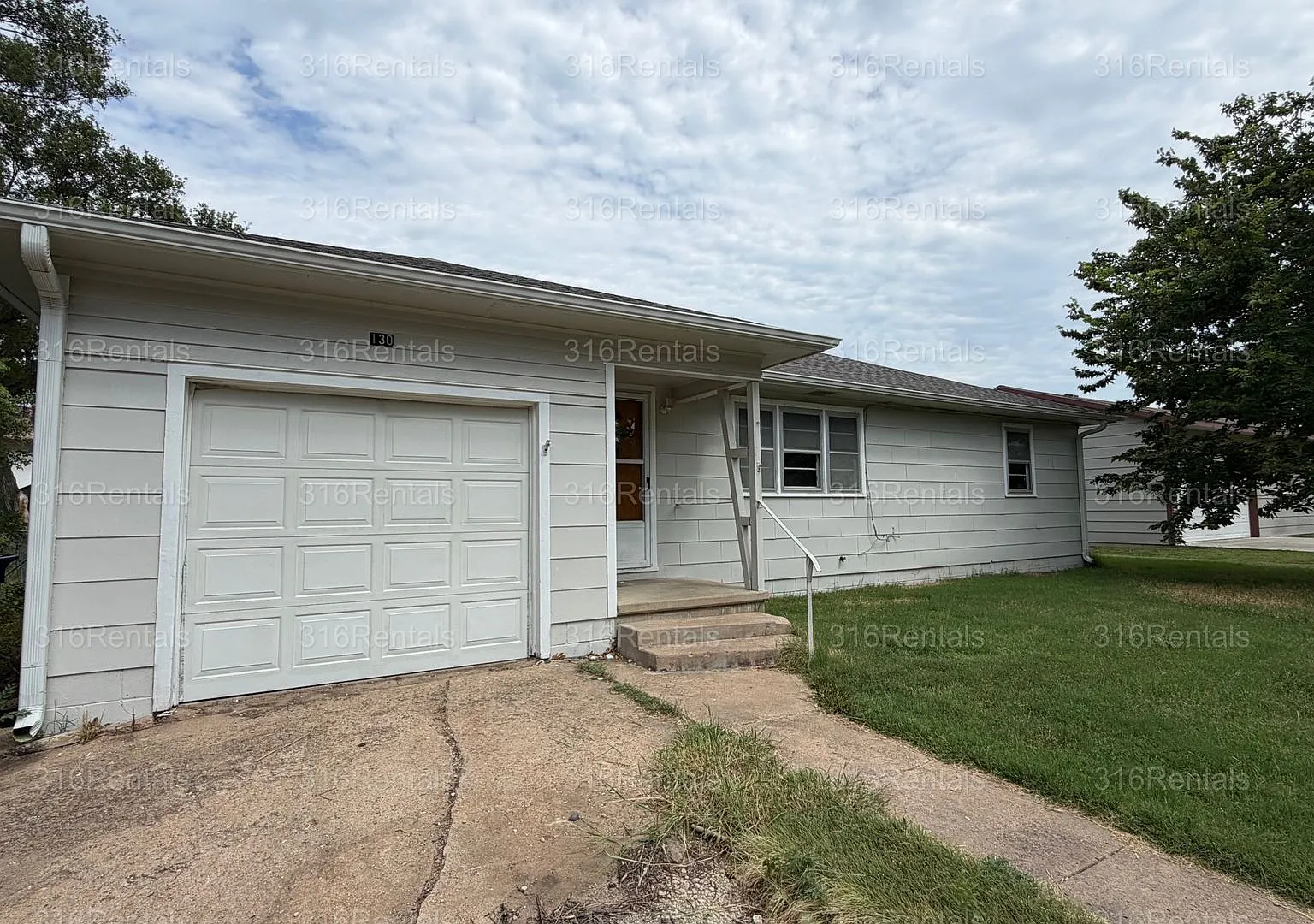 130 Ohio - Benton, KS $950 — Photo 1