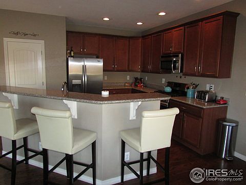 3rd image of 570 Moonglow Dr