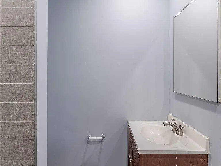 19 Osborn St — Photo 11