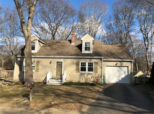 205 Riverdell Dr, Saunderstown, RI 02874