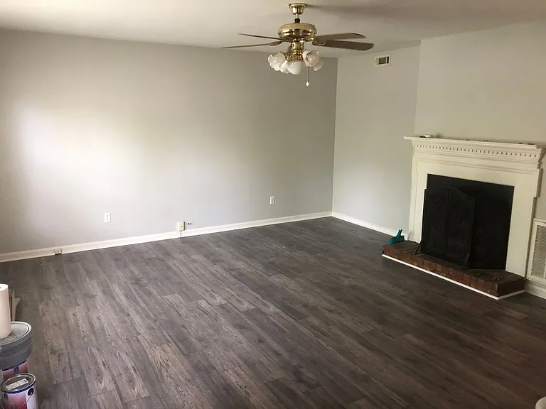 906 Hammack Dr — Photo 3