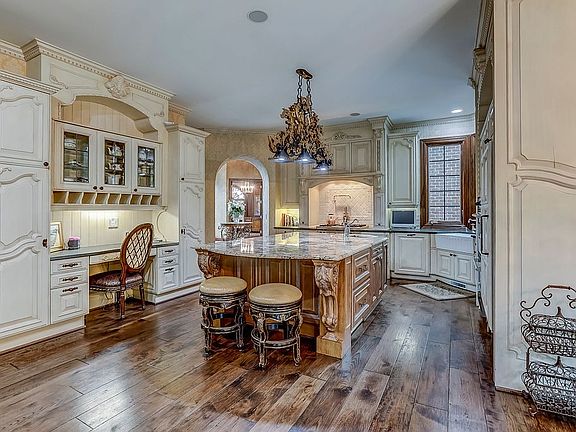 5th image of 47885 Bellagio Ct