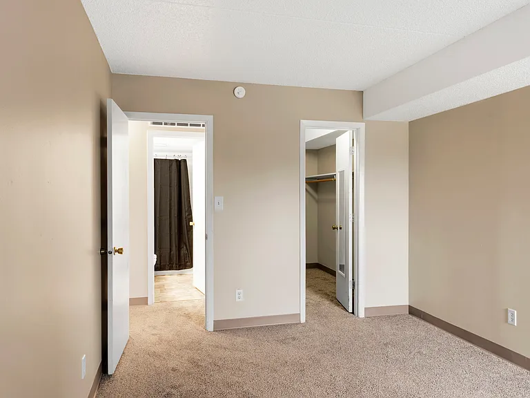 Oakwood Apartments — Photo 55